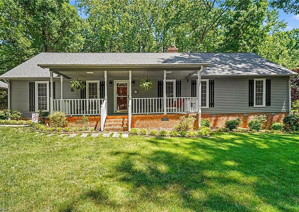 1st image of 4903 Forest Oaks Dr