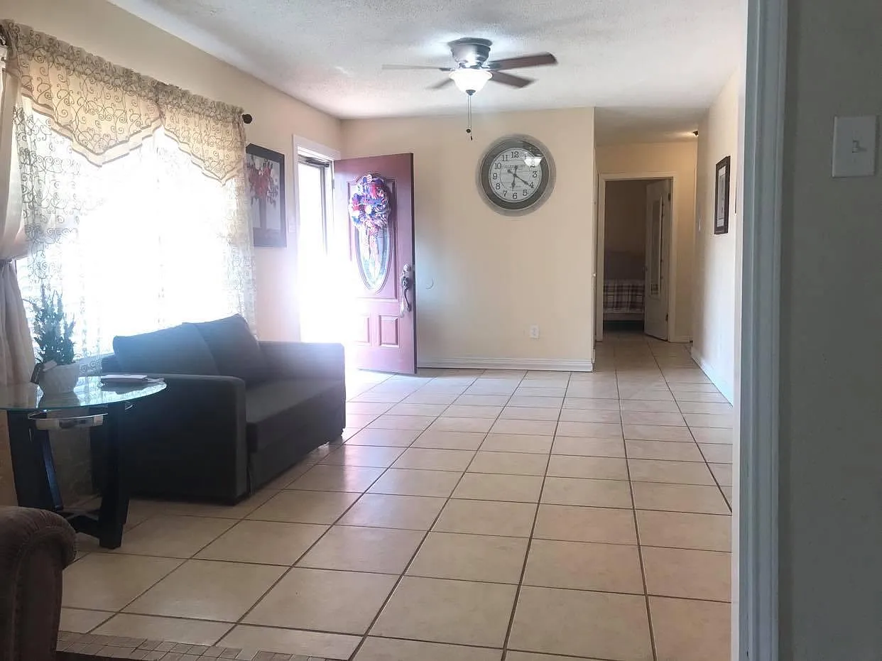 4007 Anetta Dr — Photo 2