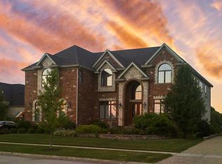 1935 Saddle Farm Ln, Naperville, IL 60564