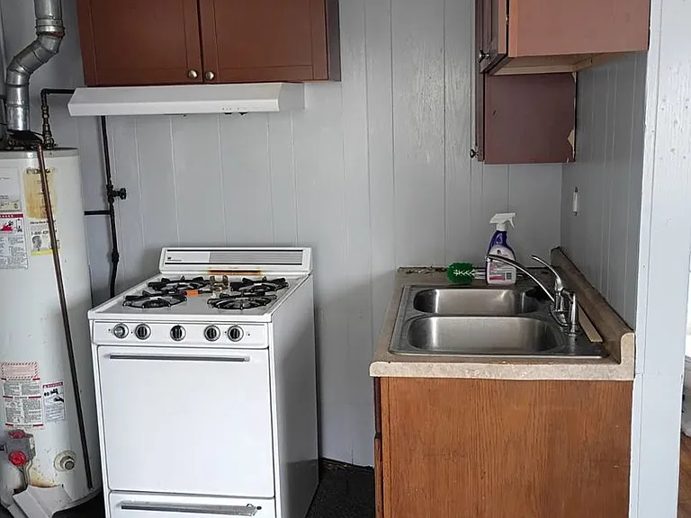 3607 10th St — Photo 6