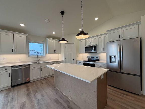2nd image of 1302 16th St NE
