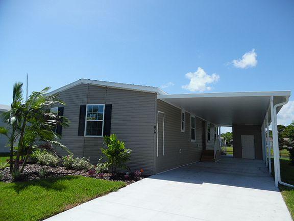 2nd image of 1079 W Lakeview Dr