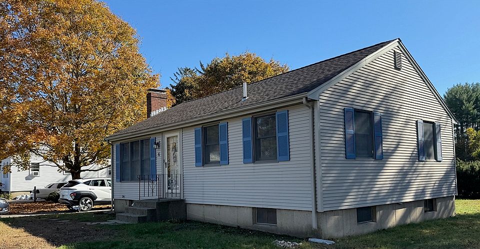 1st image of 4 Munroe Dr