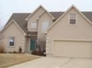 300 SW Chatham Cir, Lees Summit, MO 64082