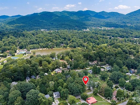 4th image of 400 Hiawassee Ave