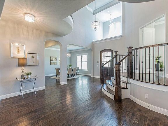 4th image of 6705 Havenhurst Ct