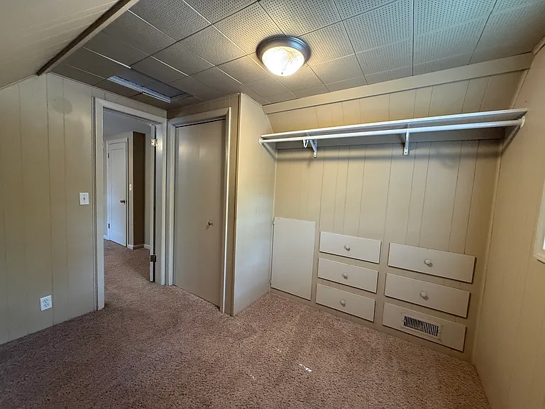 2119 Riverside Dr NE — Photo 9