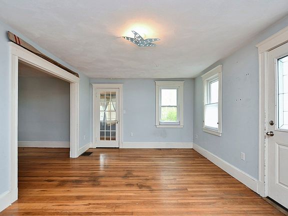3rd image of 571 Quincy Shore Dr