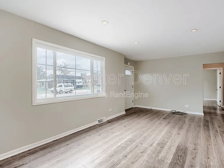1845 W Stoll Pl — Photo 3