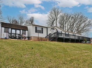 22 Frank Lawson Ln, Leicester, NC 28748