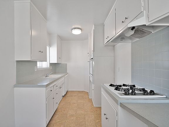 4th image of 2517-2519 Grant Ave #2519C