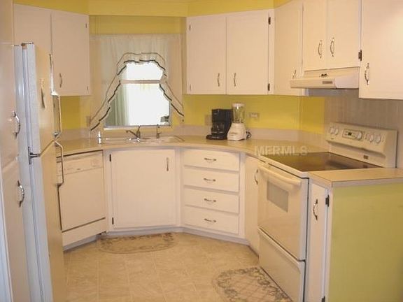 3rd image of 140 Forest Ln #2