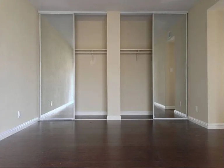 1104 Valdosta Rd — Photo 2