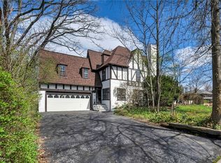 1284 Overlook Rd, Lakewood, OH