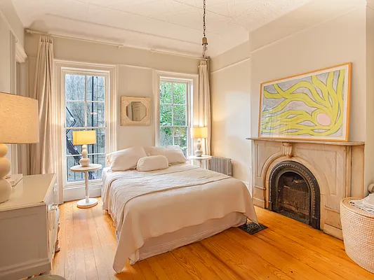 Rented by Dwell Residential Inc | media 25