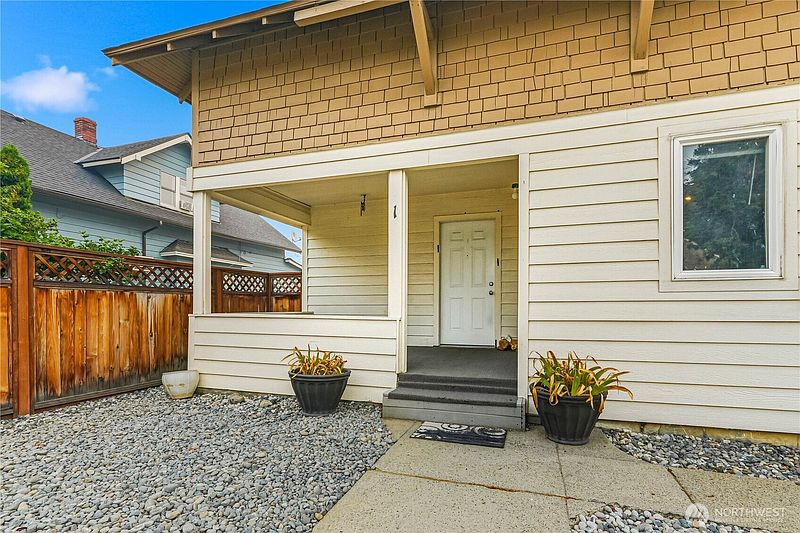 4th image of 113 N Cleveland Avenue
