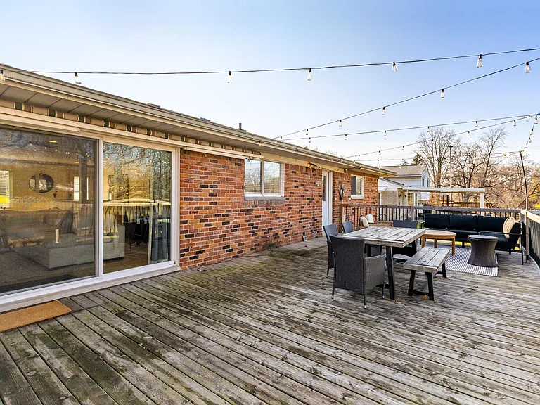 3261 Schoolhouse Dr — Photo 39