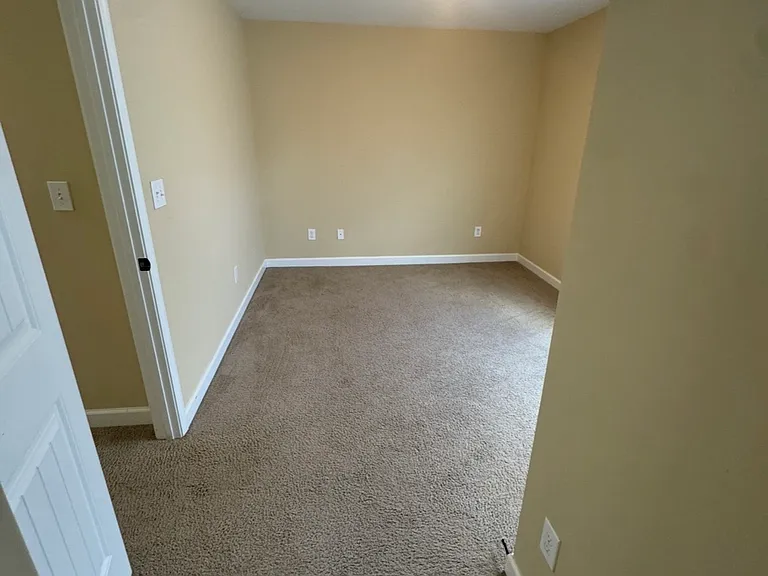 111 Castanet Ct — Photo 29