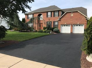 850 Oakley Dr, Freehold, NJ 07728