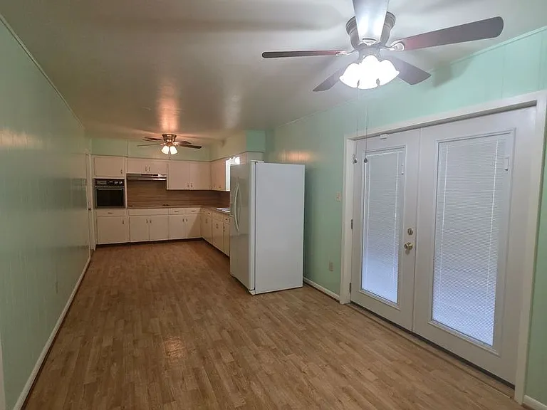 303 Nauert St — Photo 9