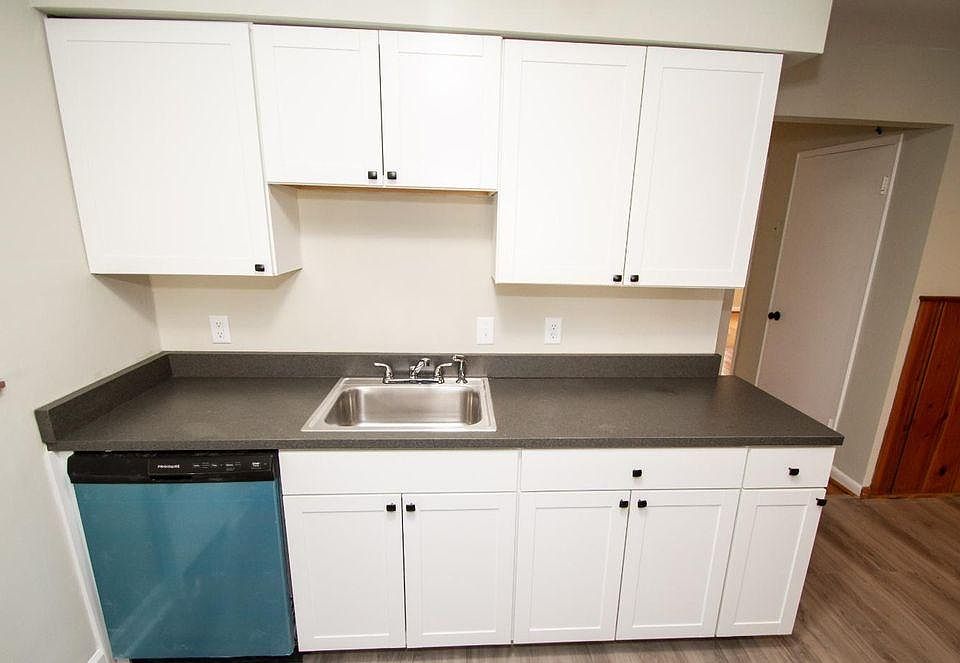 1st image of 3281 Linwood Ave