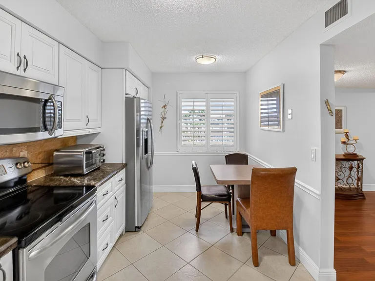 6866 Huntington Ln #607 — Photo 33