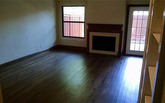 3rd image of 6828 E Northwest Hwy