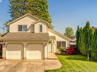 975 SE Maple St, Dundee, OR 97115