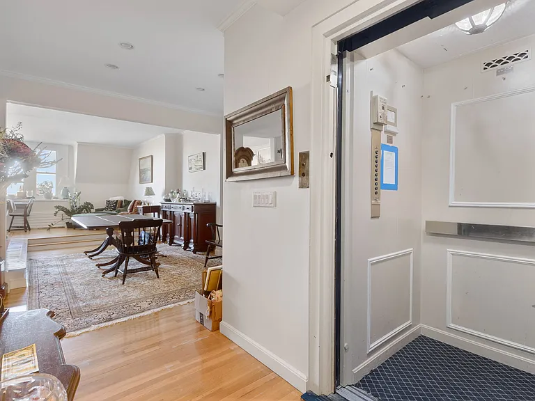 122 Beacon St #6A — Photo 6