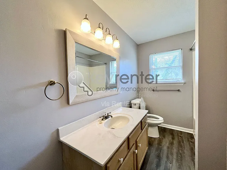 801 Ely Rd — Photo 5