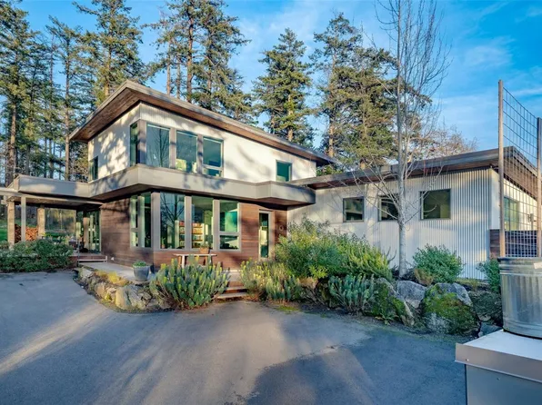 1230 Burnside Rd W, Saanich, BC V8Z 1N8