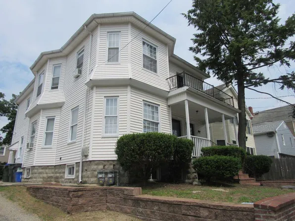 102-104 Oakland Ave, Providence, RI 02908