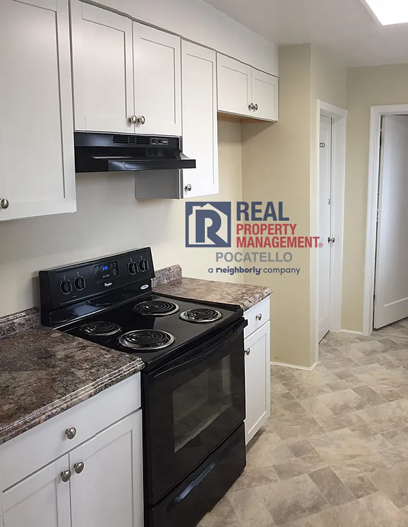 3 Bed 1 bath home - Newly updated — Photo 3