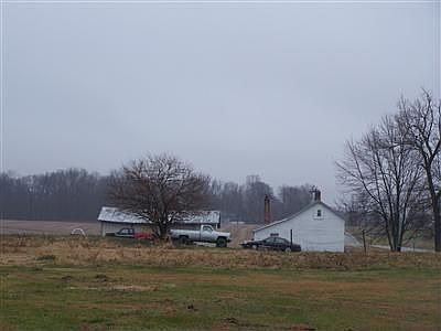 2nd image of 955 N Ludlow Rd