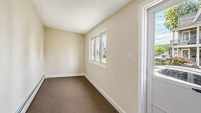 3 bed, 1.5 bath, $3,600 — Photo 4