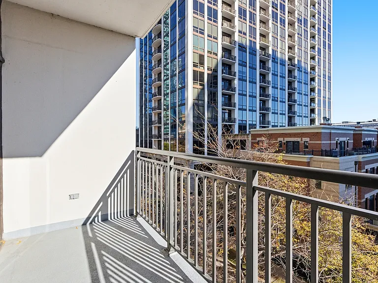 1322 S Prairie Ave #408 — Photo 11