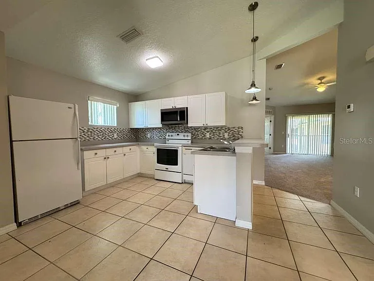 2866 Club Cortile Cir #B — Photo 8