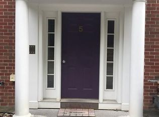 5 Powder House Ln APT 4, Manchester, MA 01944