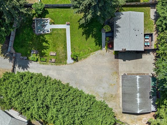 3rd image of 6507 185th Avenue E