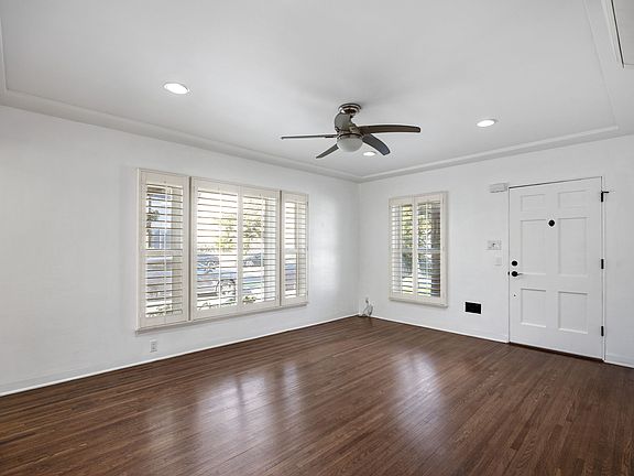 3rd image of 1512 Ocean Park Blvd APT 1