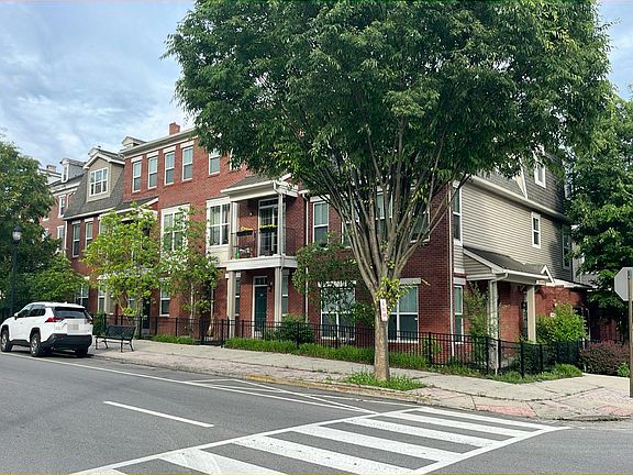 2nd image of 1202 Dekalb St
