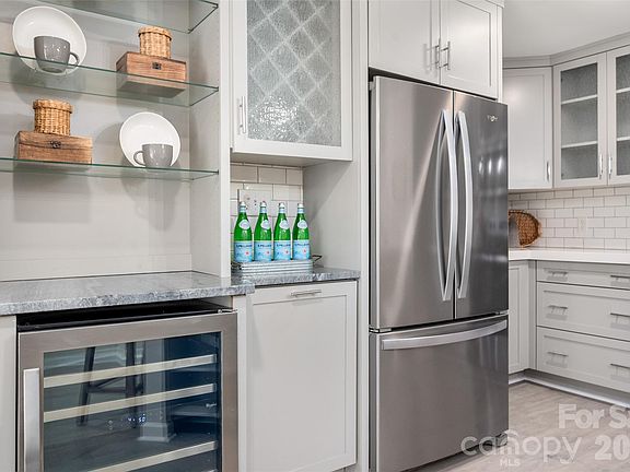 4th image of 517 Graham St #1D