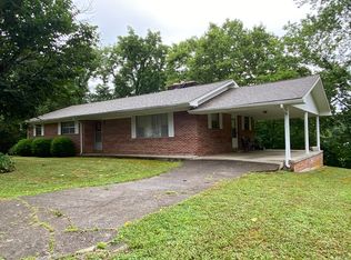 206 Lee Rd, Ewing, VA 24248