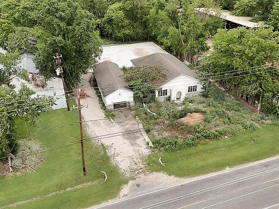 3rd image of 9906 Deer Trail Dr