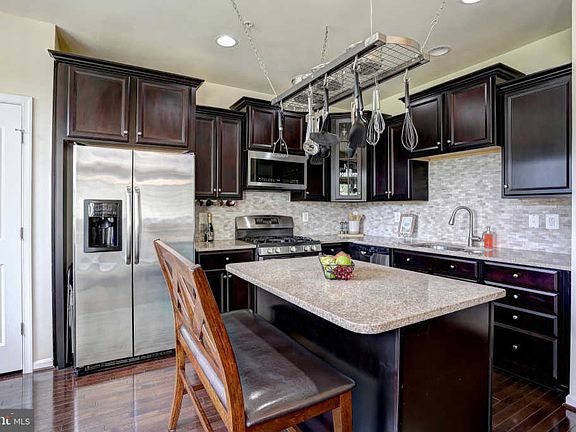 2nd image of 1136 Carinoso Cir