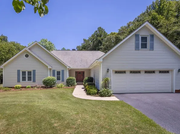 104 Planters Ct, Greenwood, SC 29649