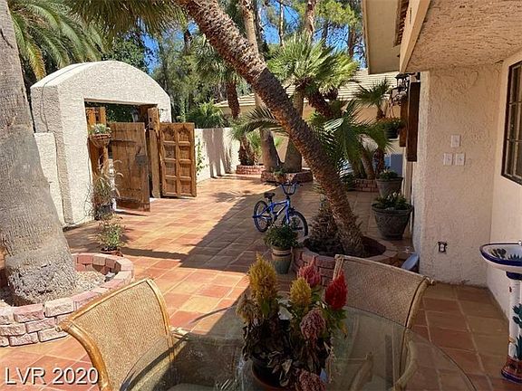 3rd image of 7172 La Puebla St