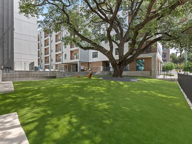 2500 Longview St #202 — Photo 38