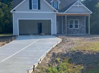 100 Backfield Dr, Newport, NC 28570