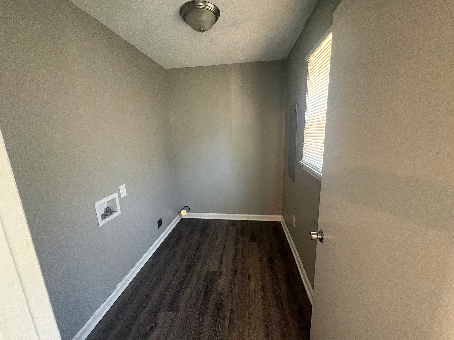 Gorgeous 4-Bedroom 2-Bathroom Home — Photo 3